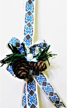 Încărcați imaginea în Galerie, Ghirlanda Decorativa de Craciun Agatat din Globuri Brad Pom de Usa Albastra