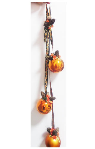 Ghirlanda Decorativa de Craciun Agatat din Globuri Brad Pom de Usa Portocalie Ornament