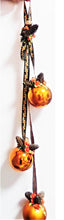 Încărcați imaginea în Galerie, Ghirlanda Decorativa de Craciun Agatat din Globuri Brad Pom de Usa Portocalie