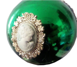 Glob de Craciun Brad Pom Lady Camee Verde Lucios 10 cm Cadou de Mos Craciun