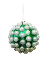 Încărcați imaginea în Galerie, Glob de Craciun cu Perle Albe pentru Brad Pom Verde de 8 cm