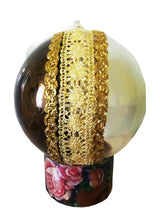 Încărcați imaginea în Galerie, Glob de Craciun Ornament pe Suport 14 cm Trandafiri si Fructe la Masa de Craciun