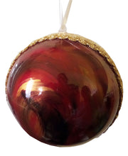 Încărcați imaginea în Galerie, Glob de Craciun 14 cm Ornament pe Suport Fructe Rosii de Craciun