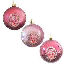 Încărcați imaginea în Galerie, Set 3 Globuri de Craciun Motive Traditionale Romanesti Populare Tarannesti Etnice Roz Flori Rosii Corund 8 cm 80 mm