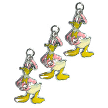 Încărcați imaginea în Galerie, Martisor Copii din Metal Disney 1 buc Donald Duck Roz Clubul lui Mickey Mouse Cadou 1 8 Martie