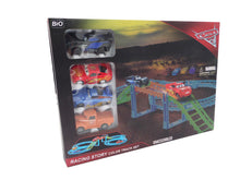 Încărcați imaginea în Galerie, Jucarie Set Masini in Cutie Cadou Cars 3 Circuit Masini cu Baterii Fulger Bucsa