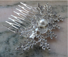 Încărcați imaginea în Galerie, Pieptan Agrafa Mireasa Accesoriu Par de Nunta cu Cristale Frunze si Floare Perla