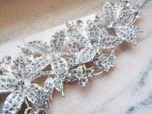 Încărcați imaginea în Galerie, Pieptan Agrafa Mireasa Tiara Accesoriu Voal Par Nunta Strasuri si Cristale Floare de Crin