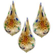 Încărcați imaginea în Galerie, Bijuterie Cadou din Margele Lampa Pandantiv din Sticla de Murano Model Lacrima cu Flori Cale Galben-Auriu 30x60 mm Cadou Doamne Femei