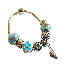 Bratara in Stil Pandora din Sticla cu Margele Lampa Lampwork Albastre Bleu Deschis si Charm Metal Inima