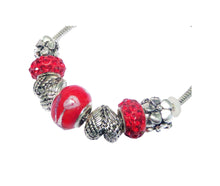 Încărcați imaginea în Galerie, Bijuterie Bratara in Stil Pandora din Sticla cu Margele Lampa Lampwork Rosii si Charm Metal martisor