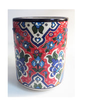 Încărcați imaginea în Galerie, Cana cu Motive Traditionale Turcesti din Ceramica Pictata Manual Handmade Bujor Rosu