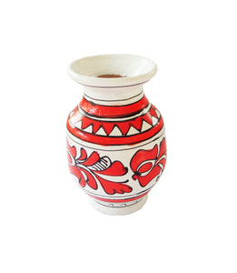 Vaza cu Motive Traditionale Romanesti Taranesti din Ceramica de Corund Rosie Flori de Crini 10 cm