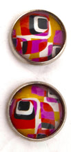 Încărcați imaginea în Galerie, Cercei Huggy Buton Motiv Geometric Multicolor