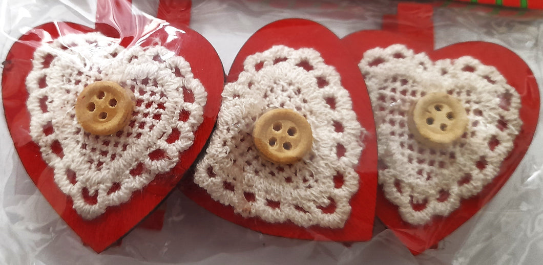 Decoratiuni Lemn de Craciun Set 3 buc Carlige de Rufe Inima cu Broderie