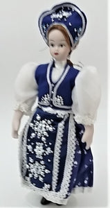 Papusa Port Costum Popular in Cutie Cadou Femeie Tara Oasului Taranesc Traditional Romanesc