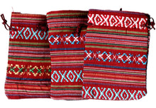 Încărcați imaginea în Galerie, Saculet din Textil Motive Traditionale Taranesti Populare Rosu, Alb, Bleu  14 cm orizontal