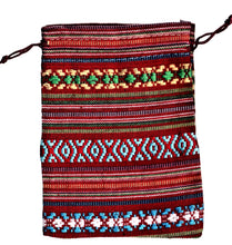 Încărcați imaginea în Galerie, Saculet din Textil Motive Traditionale Taranesti Populare Broderie alb-albastru, bleu. galben-verde  pe visiniu17 cm orizontal
