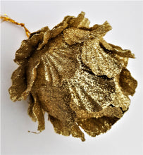 Încărcați imaginea în Galerie, Set Globuri de Craciun Uniculoare de Brad 3 buc Auriu cu Petale 6.50 cm