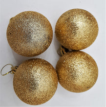 Încărcați imaginea în Galerie, Set Globuri de Craciun Uniculoare Aurii Gliterate pentru Pom 5.50 cm